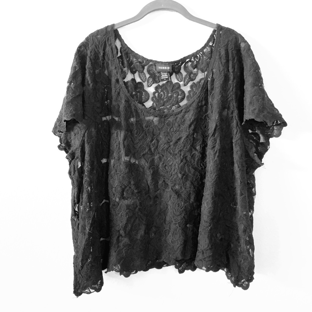 Torrid Cropped Black Lace Top - Size 4